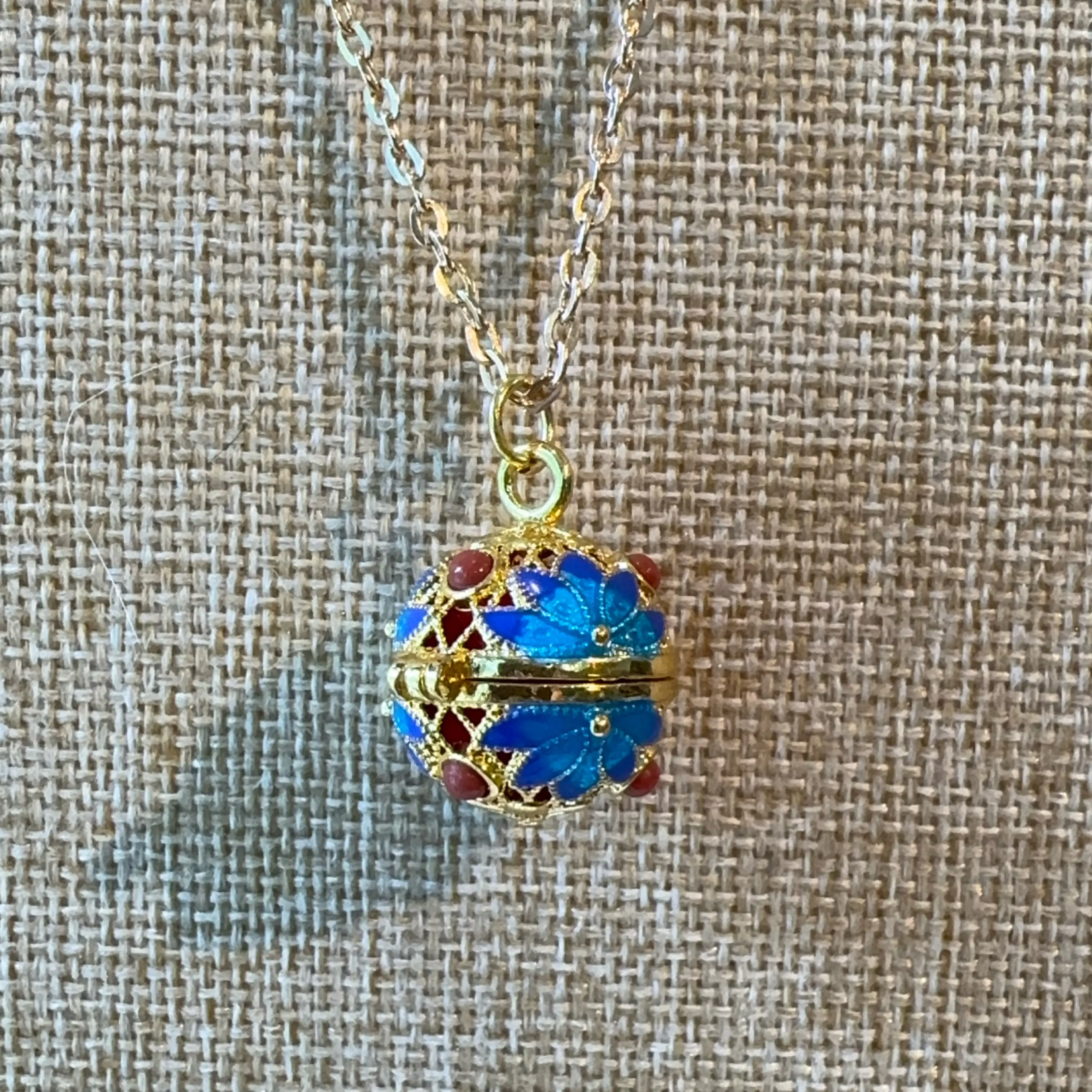 Image 1 of 4