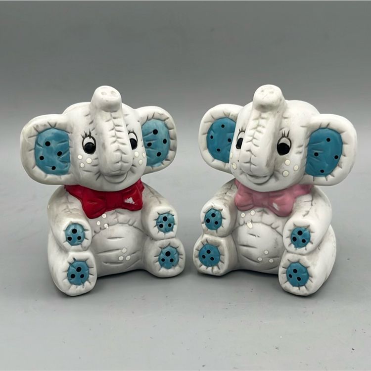 VTG Elephant Trunk Up Salt & Pepper Shakers