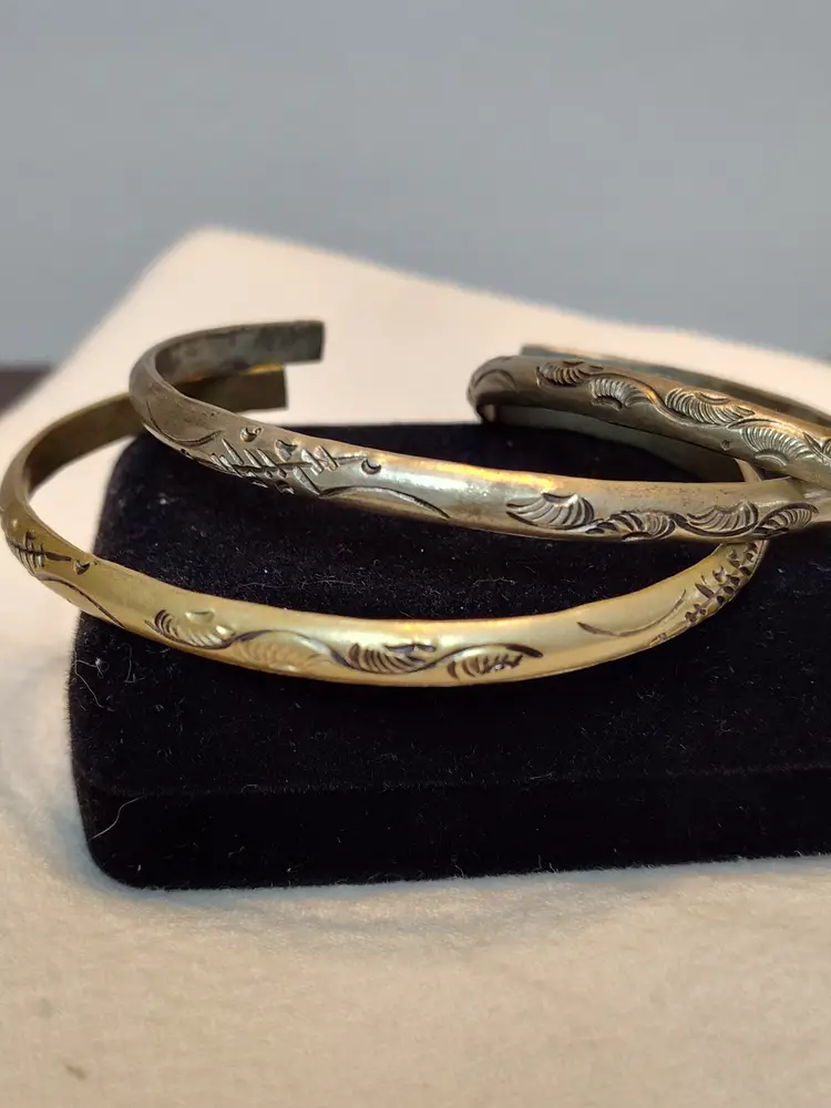 Set of 3 bangle bracelets