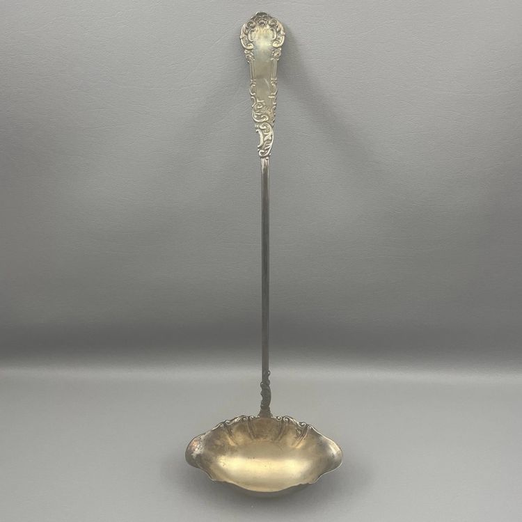 Vintage Wm William Rogers Punch Soup Ladle Spoon Large Clam Fluted Silver Plate