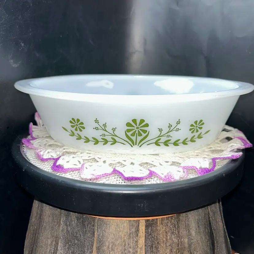 Vintage Glasbake Green Daisy/Crazy Daisy J235 1Qt Oval Casserole Dish Milk Glass