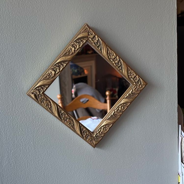 Accent Mirror