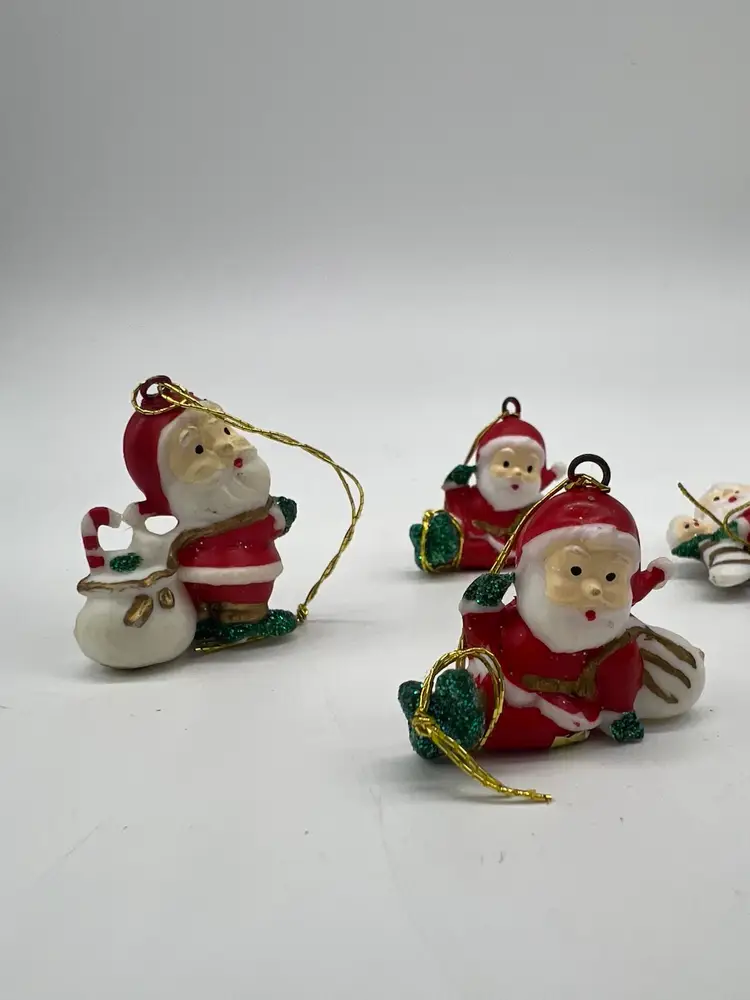 #08 Lot Of 6 Mini Santa Claus Ornaments