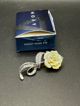 70 - Avon Sweet Yellow Rose Ceramic Flower Brooch