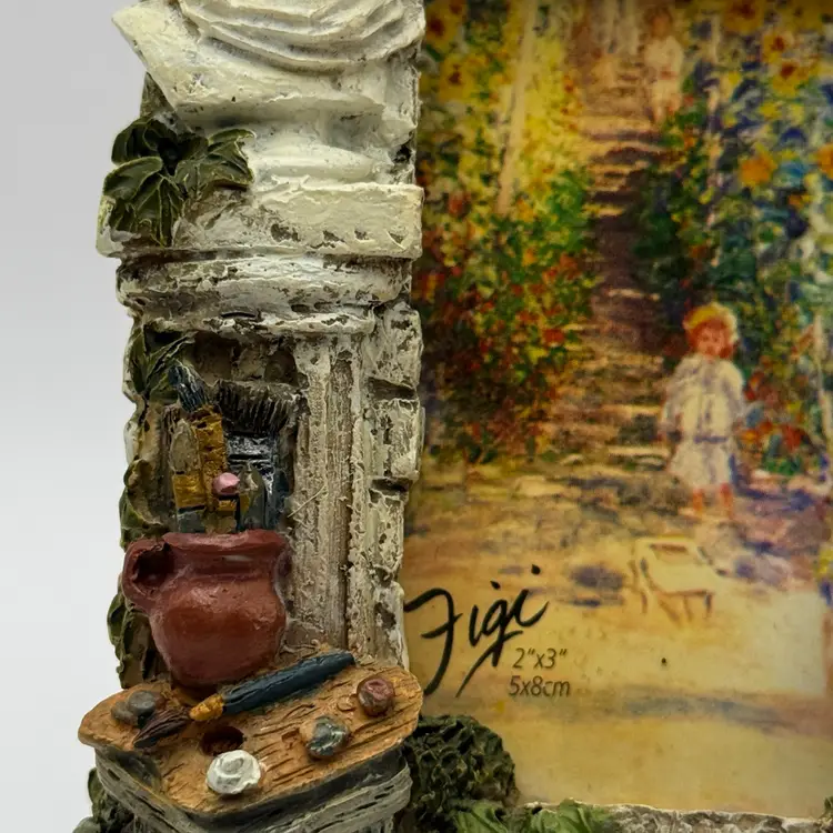 Vintage Figi Mini Standing Frame