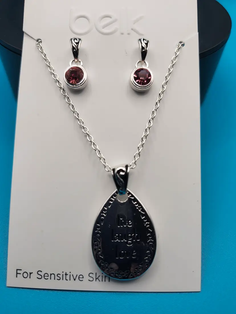 BELK JEWELRY SET NECKLACE WITH EARRINGS GIFT SET.