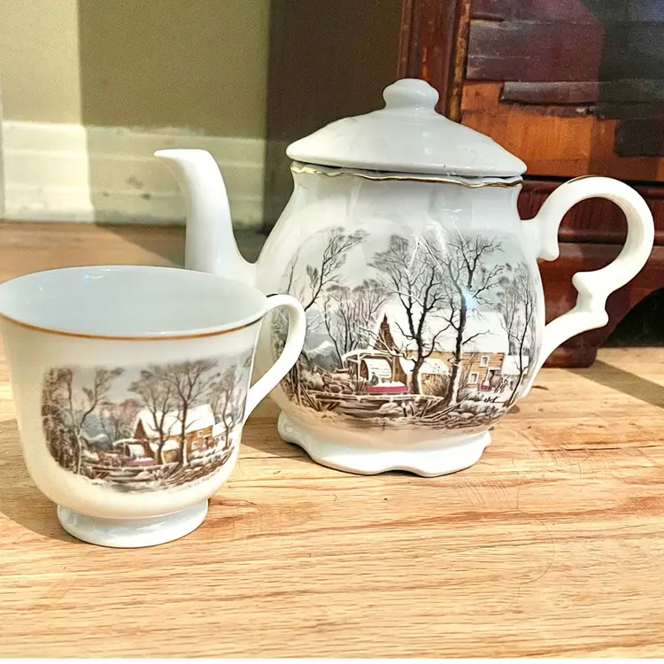 Avon Teapot And cup set