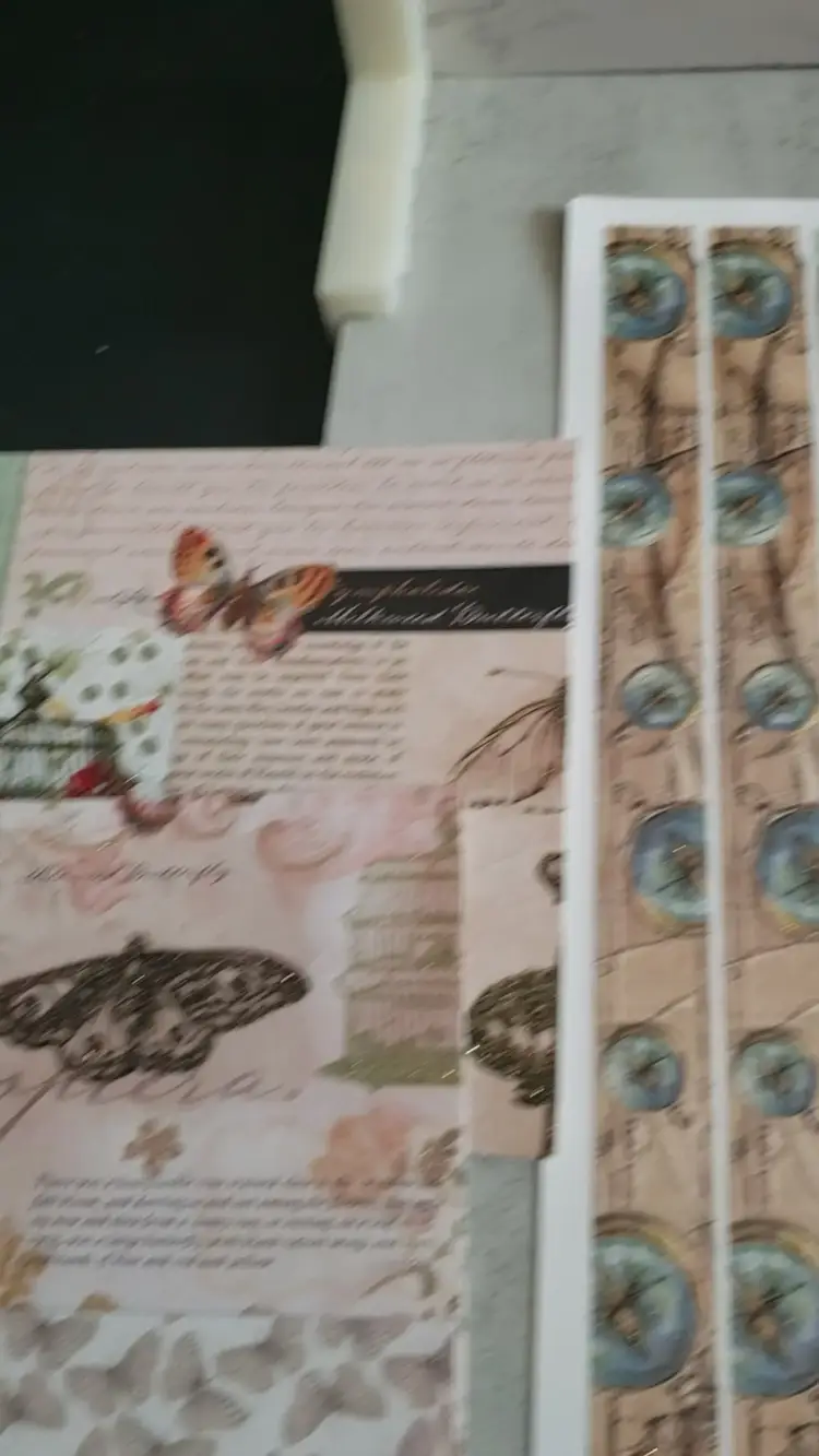 Ephemera Cutouts DIY Projects with a Vintage Look 2 and Glitter - Scrapbooking