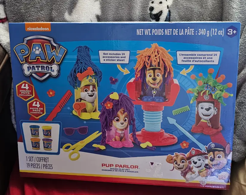 Paw Patrol 19 Pieces Pup Parlor Dough Playset Ages 3+ New