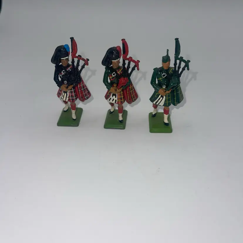 Britains LTD England Metal 1990 Scots Guard Piper Toy Soldiers Marching SET OF 3