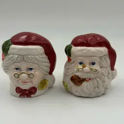 Santa&Mrs Claus Hand Painted Ceramic salt And Pepper