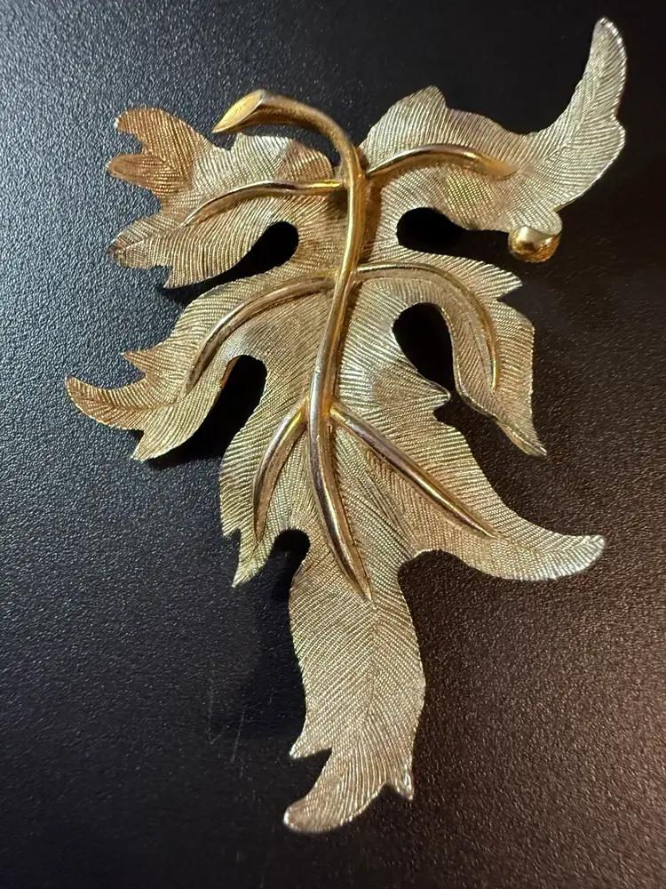 Vintage Judy Lee Leaf Brooch