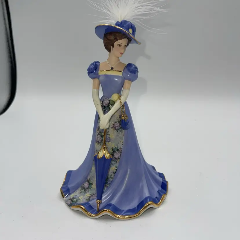 The Bradford Editions Lena Liu Sunday Best Elegant Era Ball Bell 2004 READ