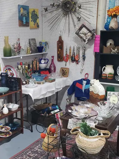 Trinkets, knick-knacks and more!