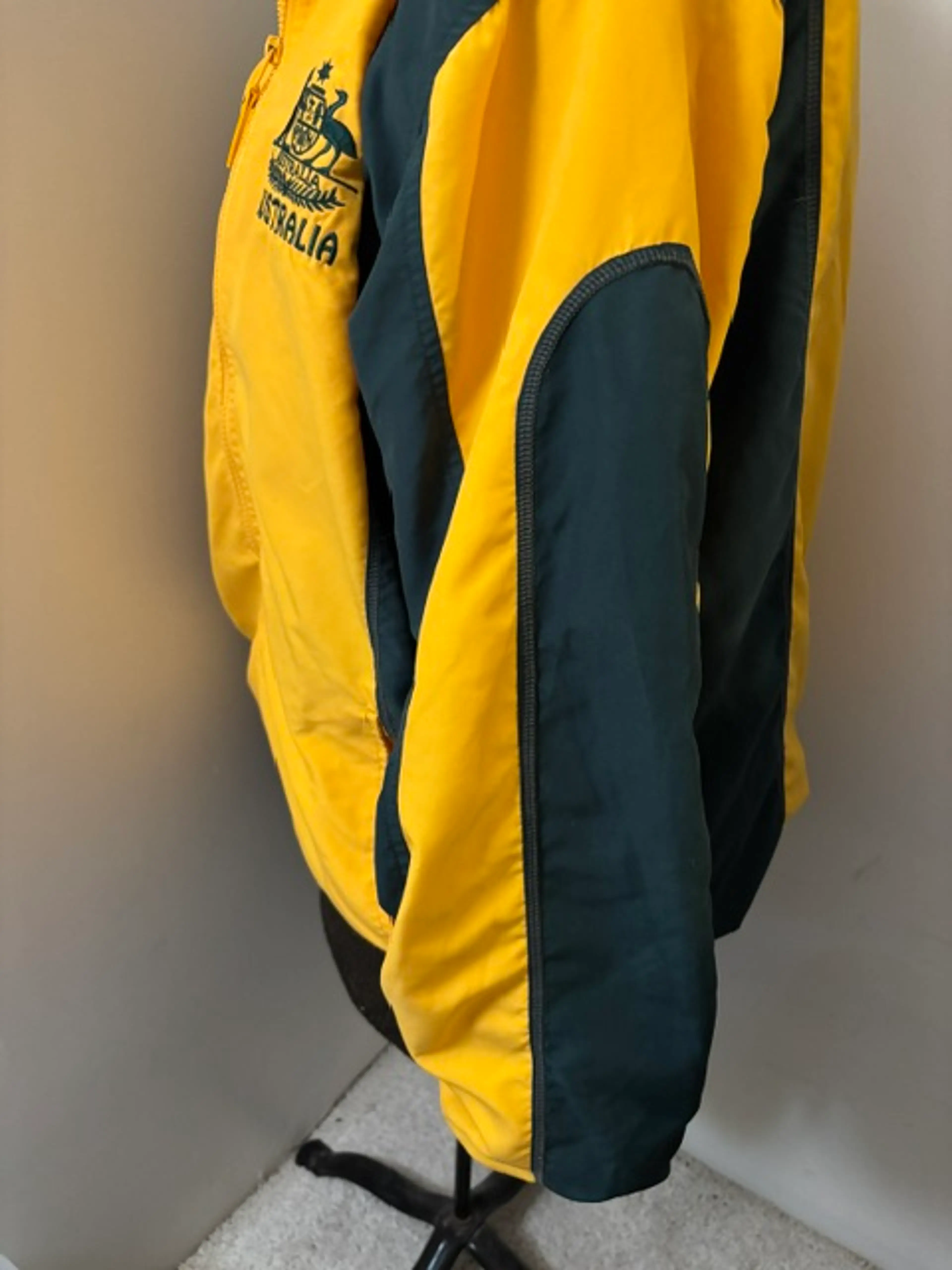 Image 3 of 4