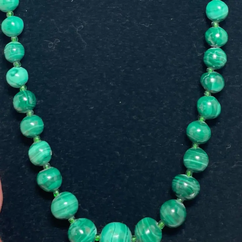 019 Natural Green Malachite Beaded Necklace Barrel Clasp