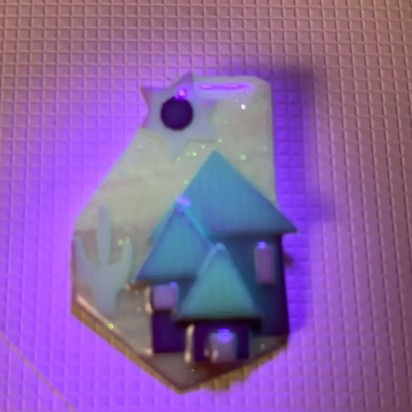 glows House Pin By Lucinda With House And Cantas 2.6” Long One Chip