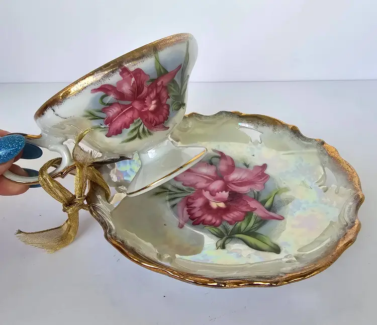 Vintage Royal Sealy Footed Teacup & Saucer