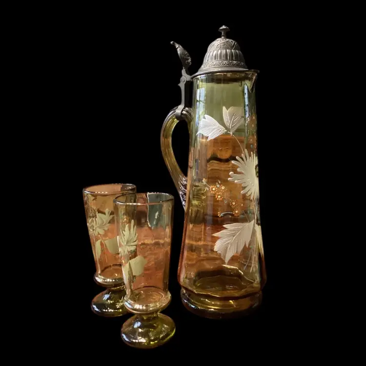 2145-Antique Bohemian Style Amber Glass Pitcher With Lid And 2 Glasses