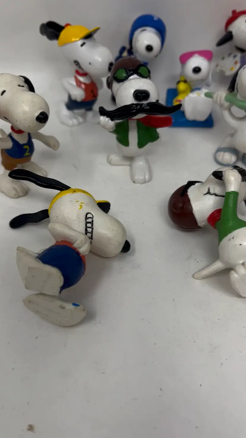 Lot Of 1966 Peanuts Snoopy UFS PVC Figures