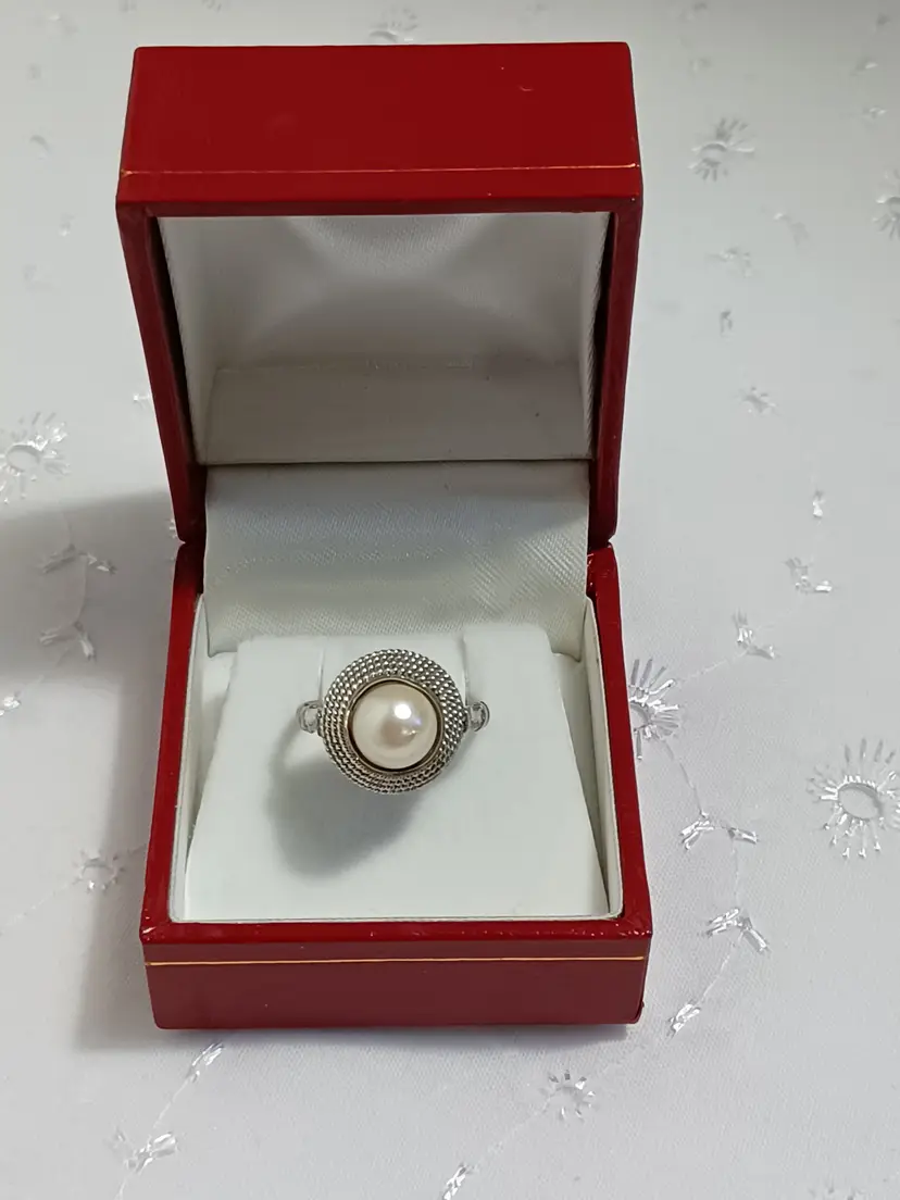 Vintage MCM Pearl and silver ring