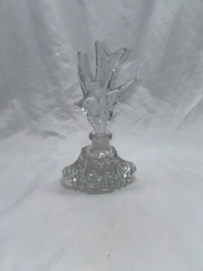 VTG Elegant Crystal Perfume Bottle