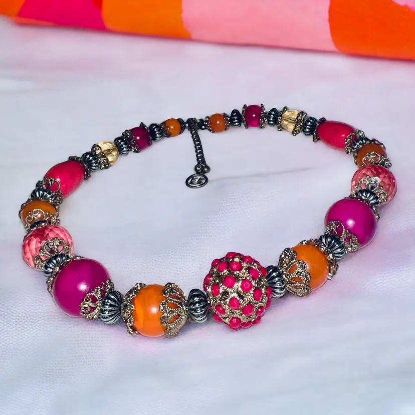 Erica Lyons Lucite Pink Fuchsia Orange Gold Tone Beaded Ornate Necklace VTG