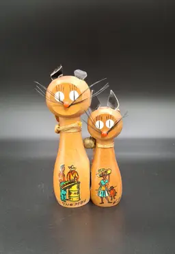 Vintage 1960s Magnetic Cat Salt & Pepper Shakers – Hand-Painted Caribbean Scenes