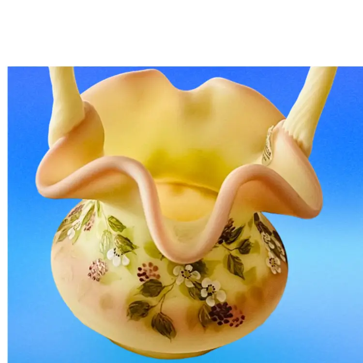 Fenton Ruffled Basket