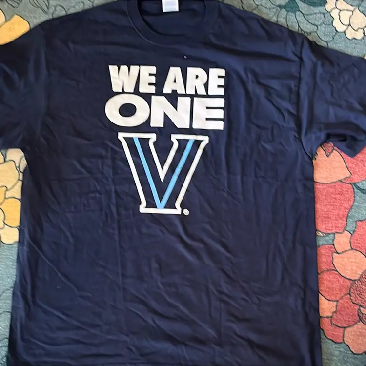 Men’s XL Villanova T-shirt