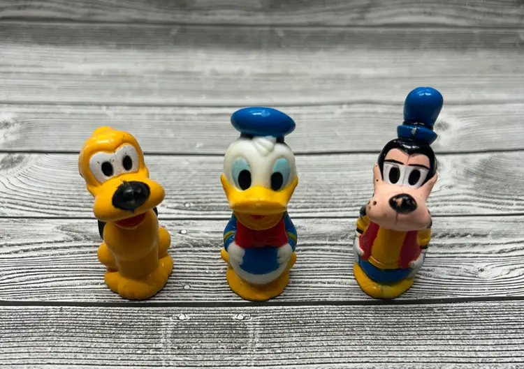 Vintage 1987 Lil Playmates Disney Magic Kingdom Castle Playset Figures