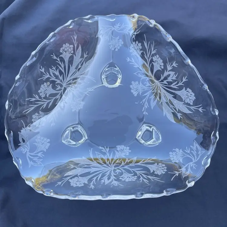 Fostoria Clear Glass Three Footed Bowl Etched Heather Pattern 7"W
2.25"H