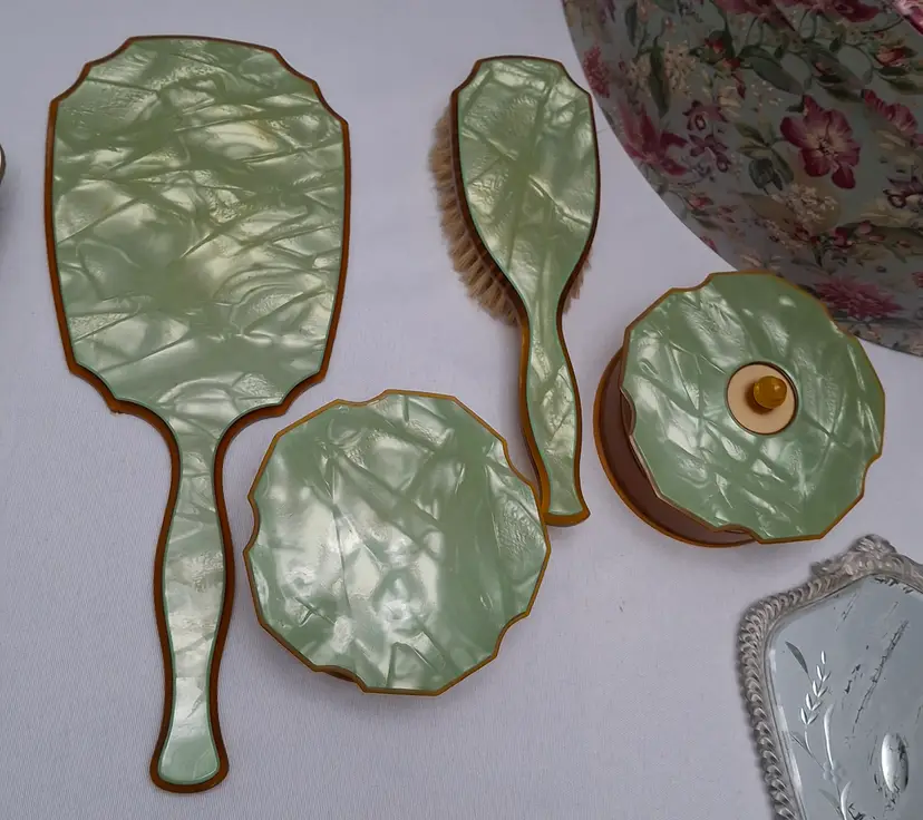 143 Vintage Art Deco Celluloid Vanity Set – Green Marbled 4-Piece Dresser Set