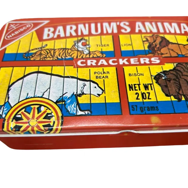 Barnum Animals Tin 1992 With 19 Pencils 
@8x4x1 1/2 Some Wear