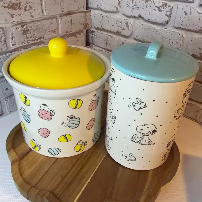 Set Peanuts Snoopy & Woodstock Easter Ceramic Canister/Jars set of 2 Blue & Yellow