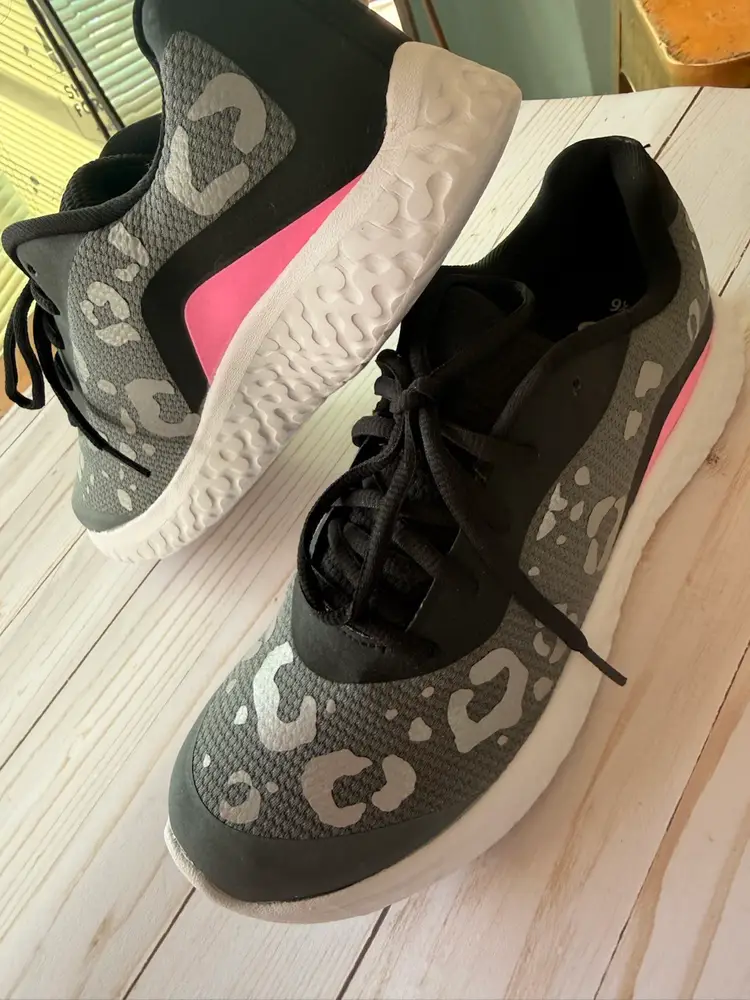 Reflective leopard memory foam running shoes (Womens 9.5) Bin 1