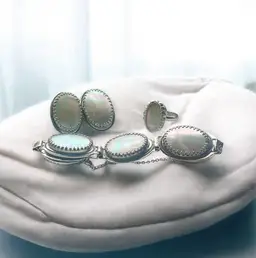 Vintage 1950’s “Whiting & Davis” Mother-of-Pearl Parure Jewelry Set