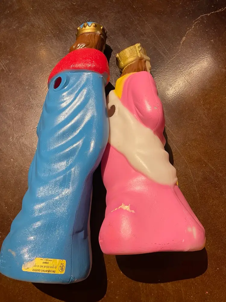 2 wise men blow mold table top size empire