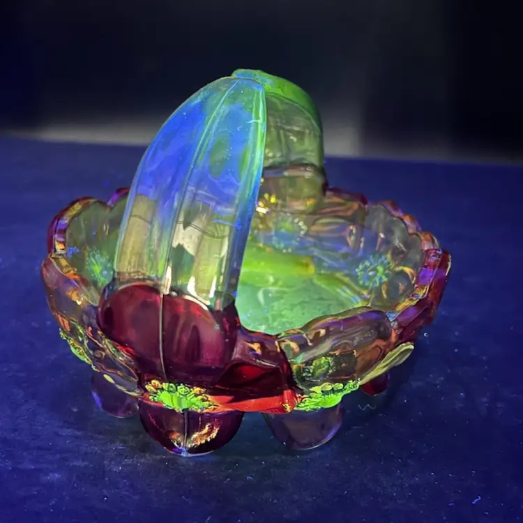 #435B Vintage Westmoreland Split Handle Cranberry/Pink Flower Basket Candy Dish
Lovely UV Glow Too!