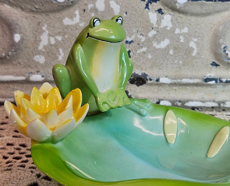 Adorable Vintage Ceramic Soap Trinket Dish Frog on Lily Pad w/ Yellow Lilies