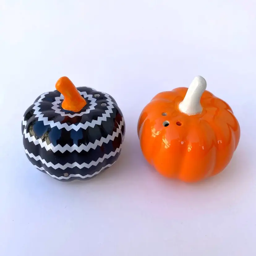 *NEW* Baby Pumpkin Salt & Pepper Shakers, Set of 2