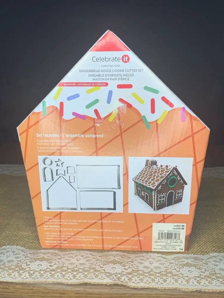 Santa’s Sweet Shop, 9 PC Gingerbread House Cookie Cutter Set