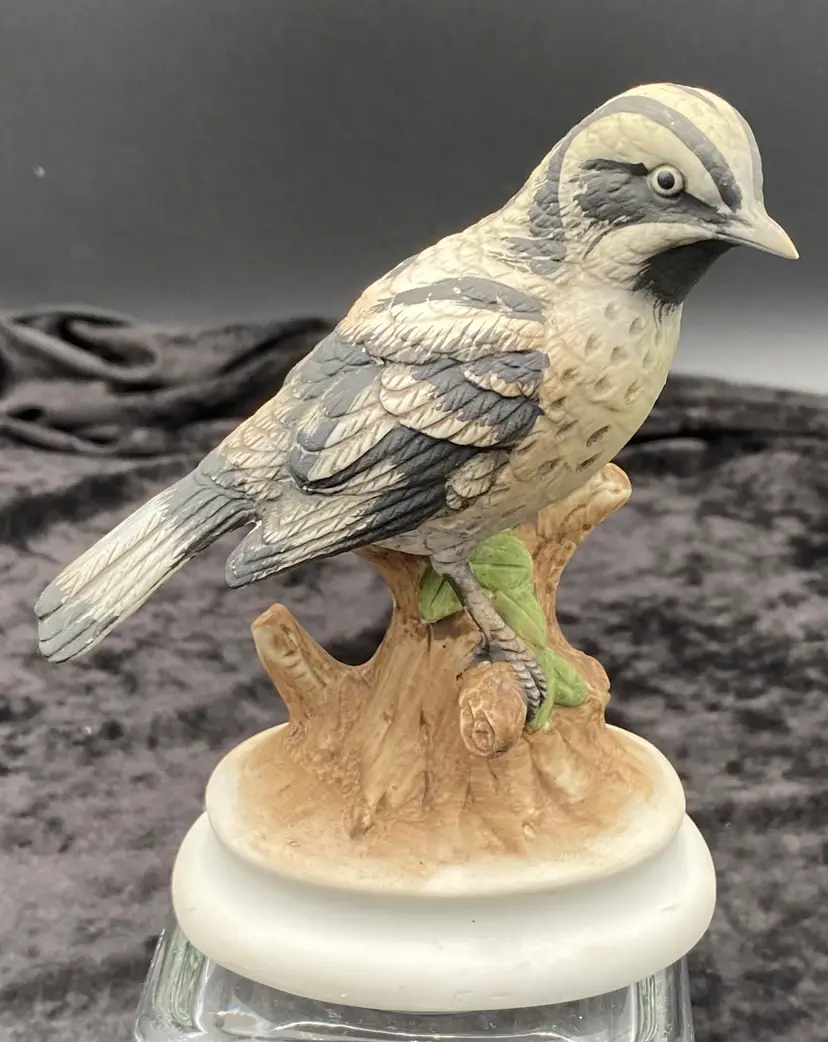 Vtg. Lefton Porcelain Figurine, Hand-Painted Warbler, KW 4206, w/original foil seal