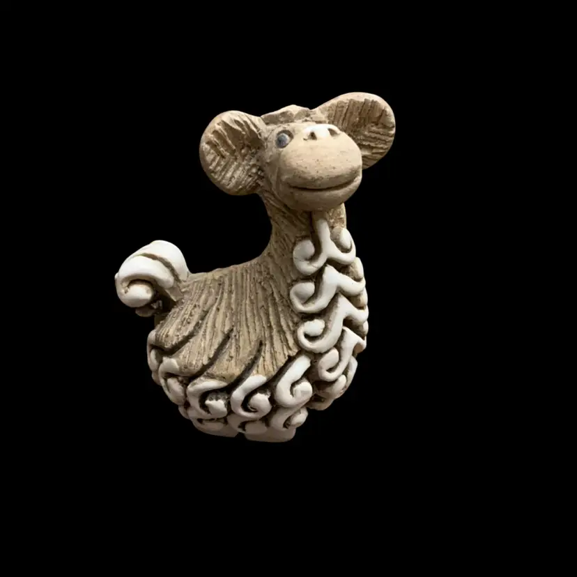 Vintage Uruguayan Artesania Rinconada Pottery Baby Llama or Vicuna 3.25” x 2.5”-READ