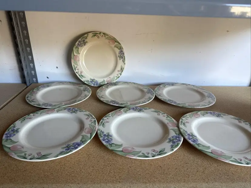 Garden Party Dinner Plates, Floral Stoneware (Set of 7, 10.5")
