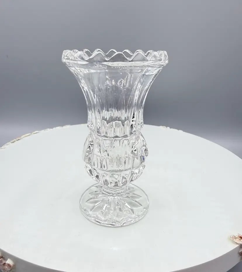 Vintage 24% Lead Crystal Bud Vase / Match/Toothpick/ Holder
4 1/4” X 2 1/4”