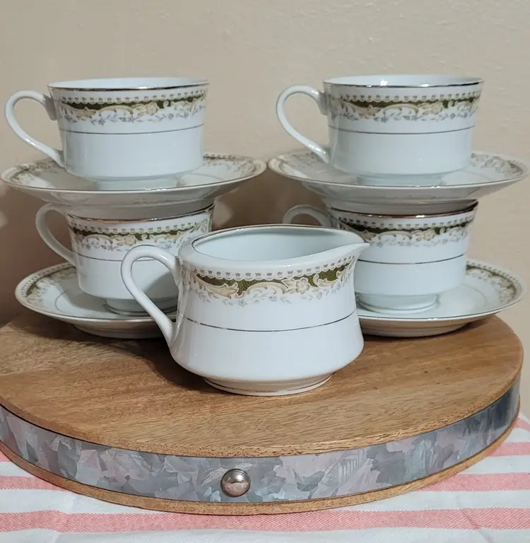 Signature Collection Queen Anne China Tea Set and Creamer 2 " &  2 1/2 "