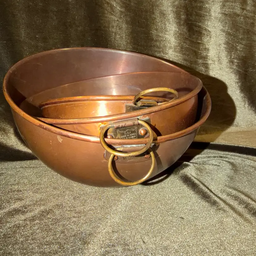 Vintage Solid Copper Nesting Mixing Bowls w/ Thumb Loops Set of 3, Made in Korea