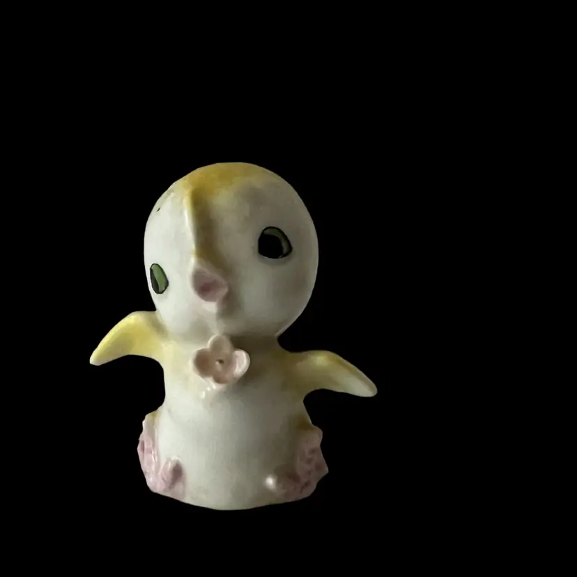 Anthropomorphic Baby Chick Singing Fluttering 2.5”x2”