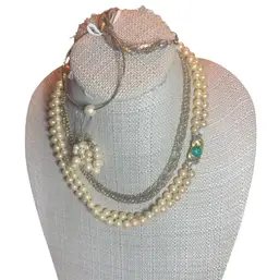 #29 - Pearl And Gold Lot